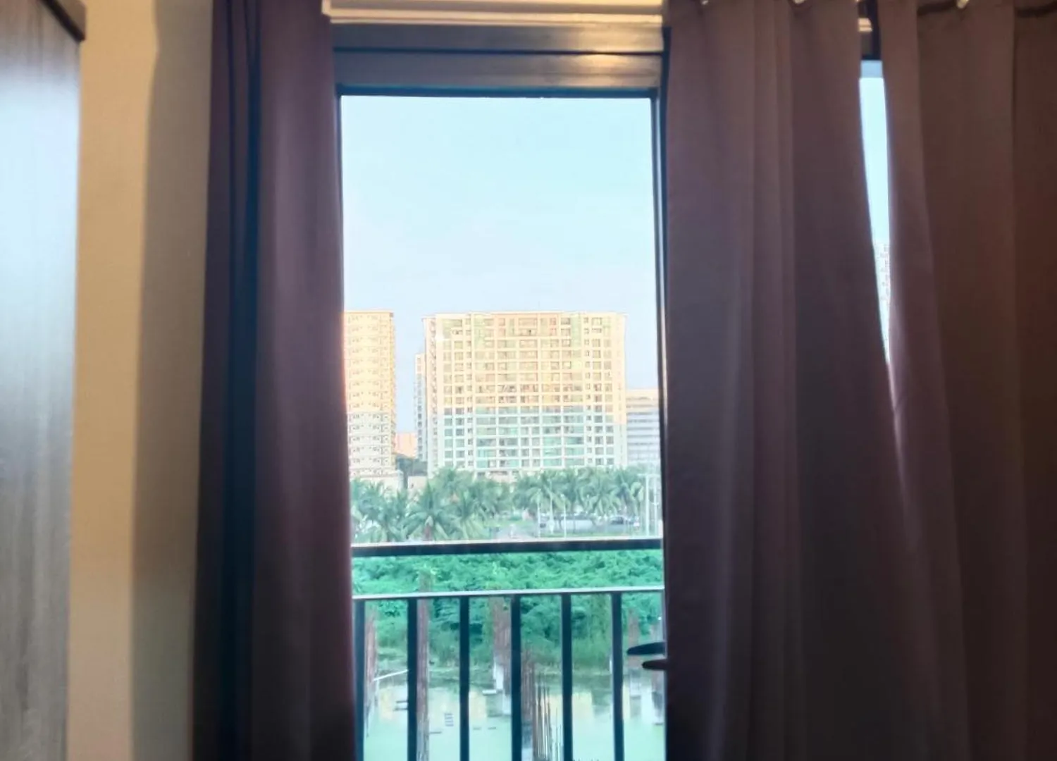 Shore 2 Residences By Askrentals Manila 0*,
