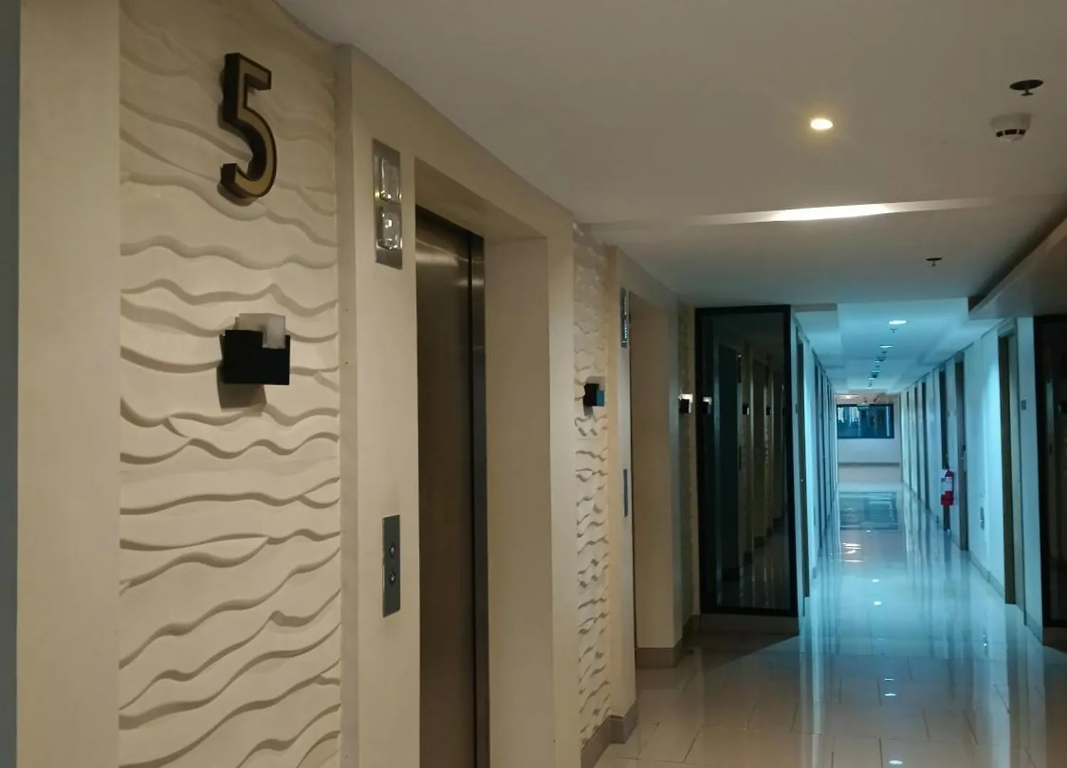 Hotel Shore 2 Residences By Askrentals Manila Philippines